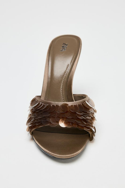 Fantasie-Sandale mit Pailletten