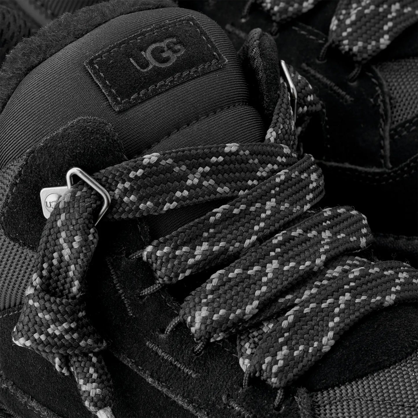 The ÆSTH Lowmel Sneaker